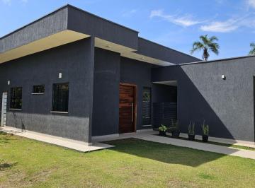 Casa de 4 quartos, Brasília · Casa à venda no condomínio Estâncias Quintas da Alvorada com 4 suítes