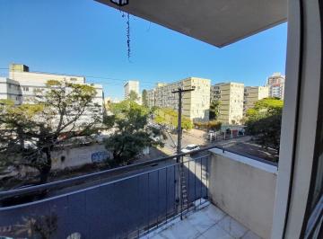 Apartamento · 82m² · 2 Quartos · 1 Vaga · Dois dormitórios com sacada e vaga na Buenos Aires.