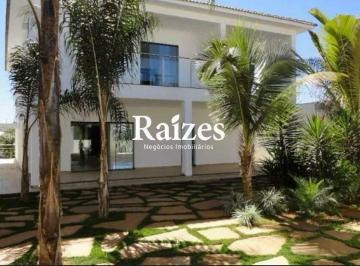 Casa · 427m² · 3 Quartos · 6 Vagas · Casa residencial ou comercial para locação no bairro Jardim Karaíba em Uberlândia