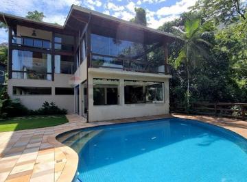 Casa · 320m² · 4 Quartos · 4 Vagas · Casa de Alto Padrão com 5 suítes em Condomínio Fechado próximo à praia