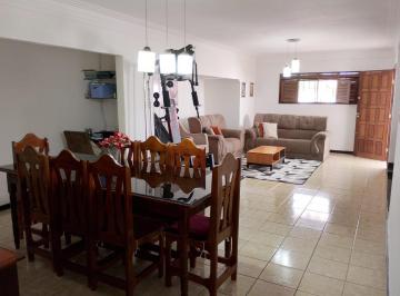 Casa · 178m² · 4 Quartos · 4 Vagas ·
Casa 178m² 4 quartos sendo 3 suítes no Cristo Redentor à Venda