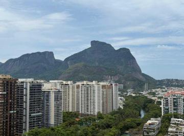 Apartamento · 90m² · 2 Quartos · 1 Vaga · Alugo Lindíssimo Apartamento de 2 Quartos na Praia da Barra da Tijuca - Barramar