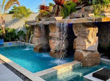 Casa · 395m² · 6 Quartos · 3 Vagas · Casa térrea de 789 m² de área total em condomínio fechado,  com 3 suítes e piscina privativa. Sofist