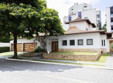 Casa · 370m² · 8 Quartos · 4 Vagas · Casa Térrea mobiliada de 768 m² de área total, com 4 suítes e piscina privativa. Clássico e Atempor