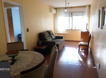 Apartamento · 74m² · 2 Quartos · Apartamento no Centro de 2 dormitórios dependência DESOCUPADO
