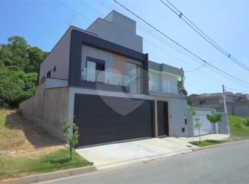Casa · 196m² · 3 Quartos · 6 Vagas · Casa com 3 quartos à venda em Pinheirinho - SP