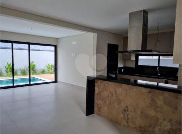Casa · 229m² · 3 Quartos · 4 Vagas · Condomínio com 3 quartos à venda em Pinheiro - SP