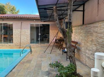 LINDA RESIDENCIA RECENTEMENTE REFORMADA, COM TRES DORMITÓRIOS, SALA, COZINHA, ES · RESIDENCIA NO PARQUE SANTA FÉ RECENTEMENTE REFORMADA COM TRES DORMITORIOS, ESCRITORIO, SALÃO DE FEST