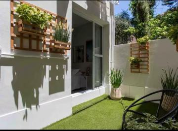 Apartamento de 1 quarto, Porto Alegre · Apartamento Térreo com pátio na Cidade Baixa de 1 dormitório MOBILIADO