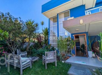 1c172bb6 · Casa, 3 dormitórios, 246.13 m², em Pântano do Sul