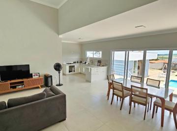 Casa · 200m² · 3 Quartos · 7 Vagas · Casa à venda em Boituva, Residencial Green Ville II, com 3 suítes, com 200 m²