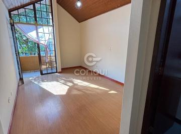 Casa · 106m² · 3 Quartos · 3 Vagas · Sobrado de Frente para a Rua em Localização Privil