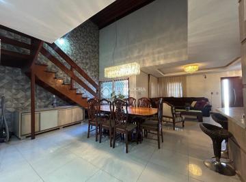 Casa · 216m² · 3 Quartos · 3 Vagas · Linda Casa com 3 quartos Bairro Moinhos de Vento