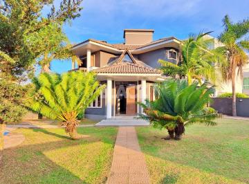 Casa · 230m² · 4 Quartos · 2 Vagas · Casa à venda - em Torres