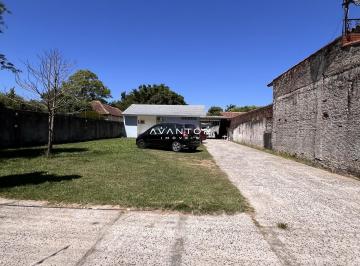 Casa · 98m² · 2 Quartos · 6 Vagas · Excelente Casa com Amplo Pátio no Itararé, a 5 minutos do centro de Santa Maria