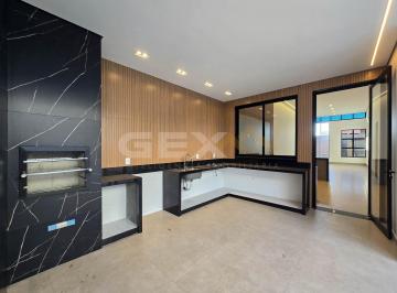 Casa · 197m² · 3 Quartos · 3 Vagas · Casa à venda com 03 quartos, sendo 1 suíte e área gourmet no Bairro Planalto em