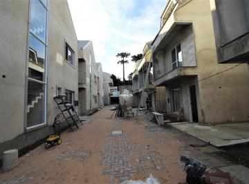 Sobrado em Curitiba - Uberaba (SO03314) · Sobrado Em Condominio Fechado Com 03 Suítes No Uberaba - Curitiba