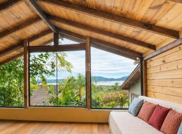Casa · 85m² · 2 Quartos · Casa com linda vista para a Lagoa no bairro Encantada em Garopaba