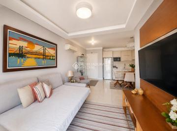 Apartamento · 78m² · 3 Quartos · Apartamento 3 dormitórios com vaga e hobby box para locação em Capoeiras.