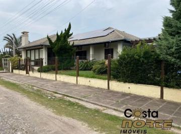 Casa · 205m² · 4 Quartos · 2 Vagas · Casa Próximo a Av da Plataforma com Piscina em Tramandaí