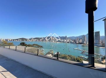 Casa · 440m² · 3 Quartos · 4 Vagas · Casa Geminada em Canto da Praia, Itapema/SC