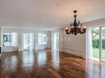 Casa · 667m² · 5 Quartos · 10 Vagas · Residencia de luxo em Moema / 5 Dormitorios / 4 Suites/ Piscina/ 10 Vagas