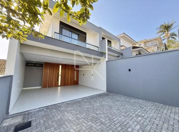 Casa · 170m² · 3 Quartos · 2 Vagas · Sobrado Alto Padrão a venda com 170 m², 3 Suítes e Vista para as Montanhas no Saguaçu em Joinville