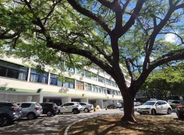Apartamento · 145m² · 3 Quartos · Apartamento reformado na SQS 106 