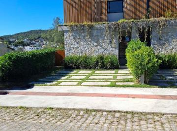 Casa · 3 Quartos · 2 Vagas · Casa Alto Padrão em Jardim Panorâmico, Garopaba/SC