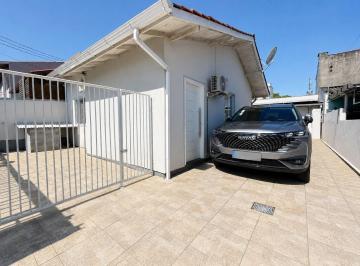 Casa · 82m² · 3 Quartos · 2 Vagas · Casa Alto Padrão Semi Mobiliada Com Piscina - Bairro Madri em Palhoça/SC