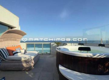 Apartamento · 232m² · 2 Quartos · 2 Vagas · Excelente cobertura duplex à venda na Av. Lúcio Costa, Barra da Tijuca.