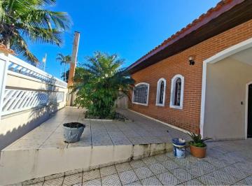 Casa · 210m² · 3 Quartos · 5 Vagas · Casa para locação em Peruibe... Apenas 800 mts do mar!