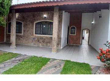 Casa · 145m² · 3 Quartos · 2 Vagas · Casa em Peruíbe: Seu Refúgio Beira-Mar Ideal