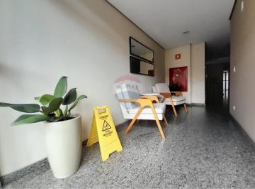 Apartamento · 38m² · 1 Quarto · 1 Vaga · Apartamento semimobiliado para locação com 1 dormitório, sacada e 1 vaga