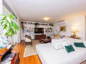 Apartamento · 187m² · 3 Quartos · 2 Vagas · Apartamento reformado de 186m², 3 dormitórios e 2 vagas na Rua Batates