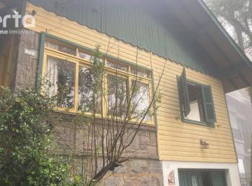 4a3b6093d40911bfba58f71fbdd41df2bec4d950 · Casa individual para locação em bairro nobre, com pátio cercado e muito contato com a natureza