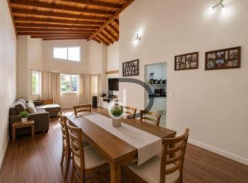 b6d8fb959f484aa7d61e1547002e5ca22a9a6e10 · Casa com 3 quartos à venda, 174 m² por R$ 1.150.000 - Condomínio Via Castelli - Louveira/SP