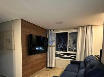 Apartamento de 2 quartos, Barueri · Cond. Nações, cozinha planejada com cooktop e exaustor, painel de TV na sala, guarda-roupa planejado