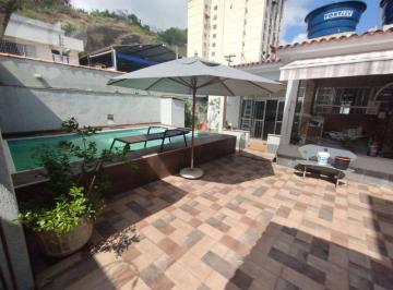 0fbc519eaf9e9808cf96a42d0949d7ad597d737f · Casa linear com 3 dormitórios- 2 vagas - Centro - São Gonçalo/RJ