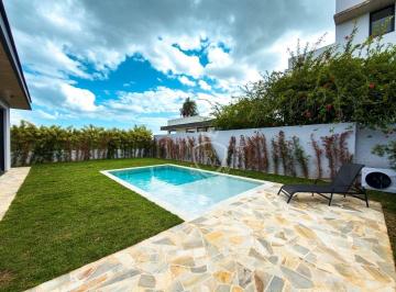 9168a45bddeb60bb8dc1ee146dfe7b1745a1c0c0 · Casa com 3 quartos à venda por R$ 3.290.000 - Condomínio Villas do Golfe - Itu/SP