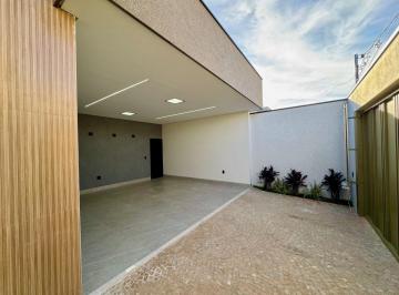 Casa de 3 quartos, Uberlândia · Belíssima Casa Térrea á venda no bairro jardim Botânico em Uberlândia com 3 suites