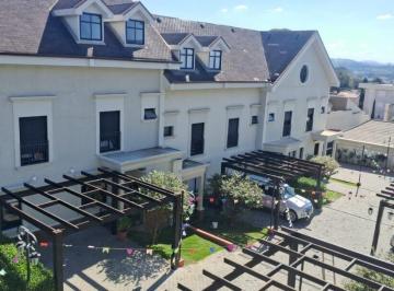 Casa · 320m² · 4 Quartos · Casa na vila inglesa