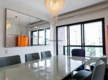 Apartamento · 262m² · 4 Quartos · 3 Vagas · Apartamento de 3 dormitórios com piscina aquecida próximo ao metrô - Sua nova vi