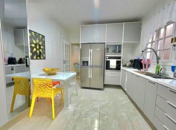 Casa · 156m² · 4 Quartos · 2 Vagas · Casa à venda nas imediações do metrô Sacomã, possui 4 quartos, suíte, 2 vagas!