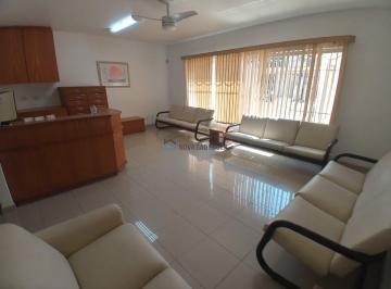 Comercial · 185m² · 3 Quartos · 2 Vagas · Sobrado com 3 Dormitórios de 2 Vagas na Rua da Delegacia.