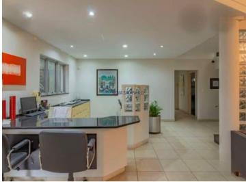 Comercial · 200m² · 6 Vagas · Sobrado Comercial de Esquina no Araés | Ideal para Clínica, Escritório ou Consultório