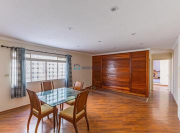 Casa · 210m² · 4 Quartos · 4 Vagas · Sobrado amplo - Excelente potencial residencial e de investimento