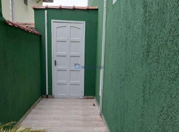 Casa · 121m² · 3 Quartos · 2 Vagas · Sobrado de 124m², 3 dormitórios, 1 suíte, 2 vagas.
