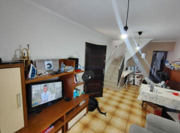 Casa · 118m² · 3 Quartos · 2 Vagas · Sobrado com 3 quartos, 2 vagas de garagem à venda.