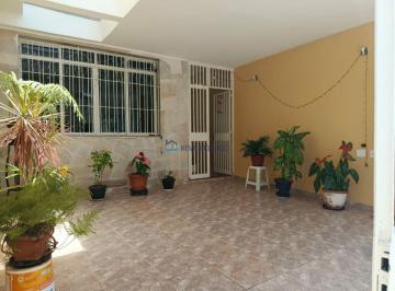 Casa · 130m² · 3 Quartos · 2 Vagas · Casa com 3 dormitorios, 1 suite e 2 vagas no Jabaquara.